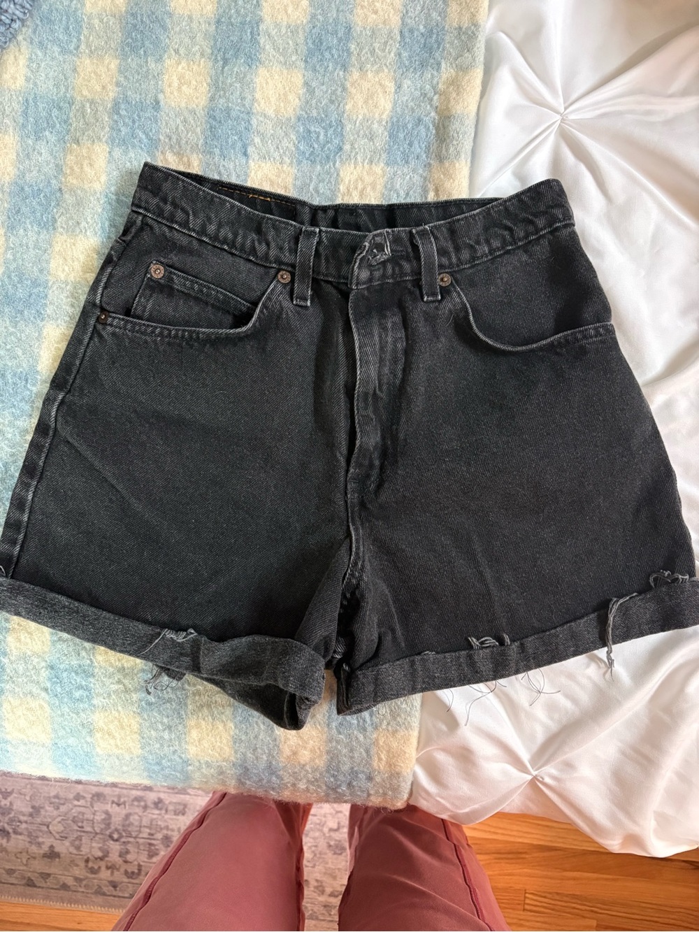 Vintage Levi's Black High-Waist Rolled-Hem Denim Shorts